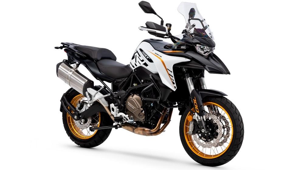 SRT 700 Eu5+ 